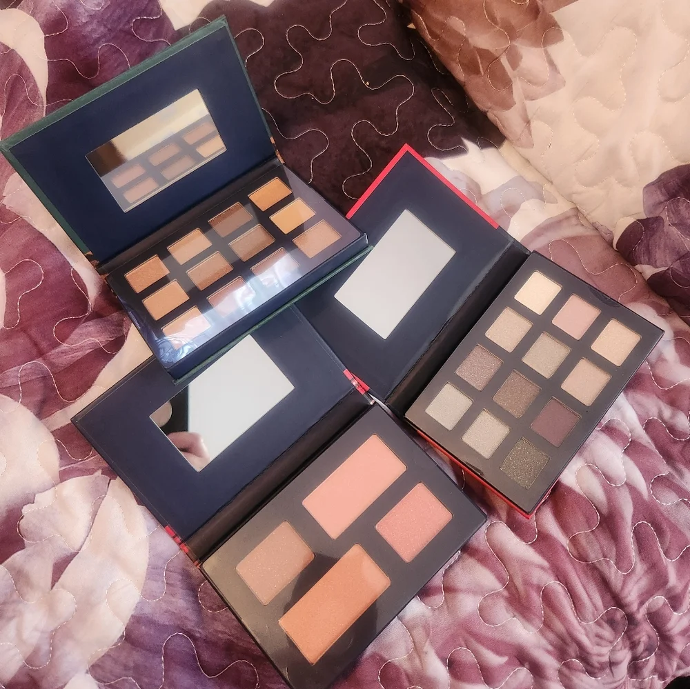 New Avon Iconic Beauty Classic Collection - Picture 7 of 14